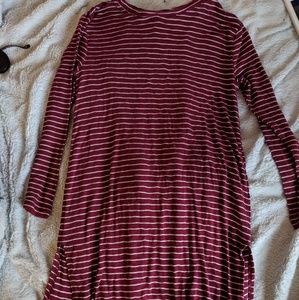 long stretchy maroon striped top ~ old navy ~ xs